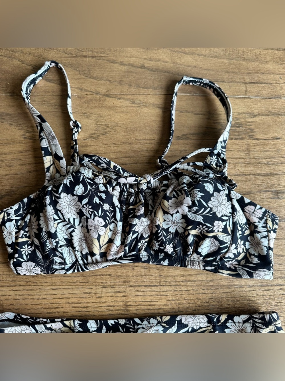 Kona Sol Black Floral Cinch Front and Mid-to-High Rise Bikini Set Size Small - Picture 2 of 9